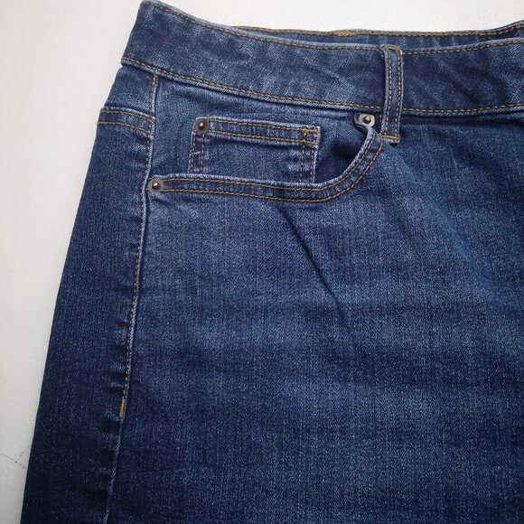 DC Jeans Curvy Ladies Size 22 Medium Wash Jean Shorts - Picture 8 of 11
